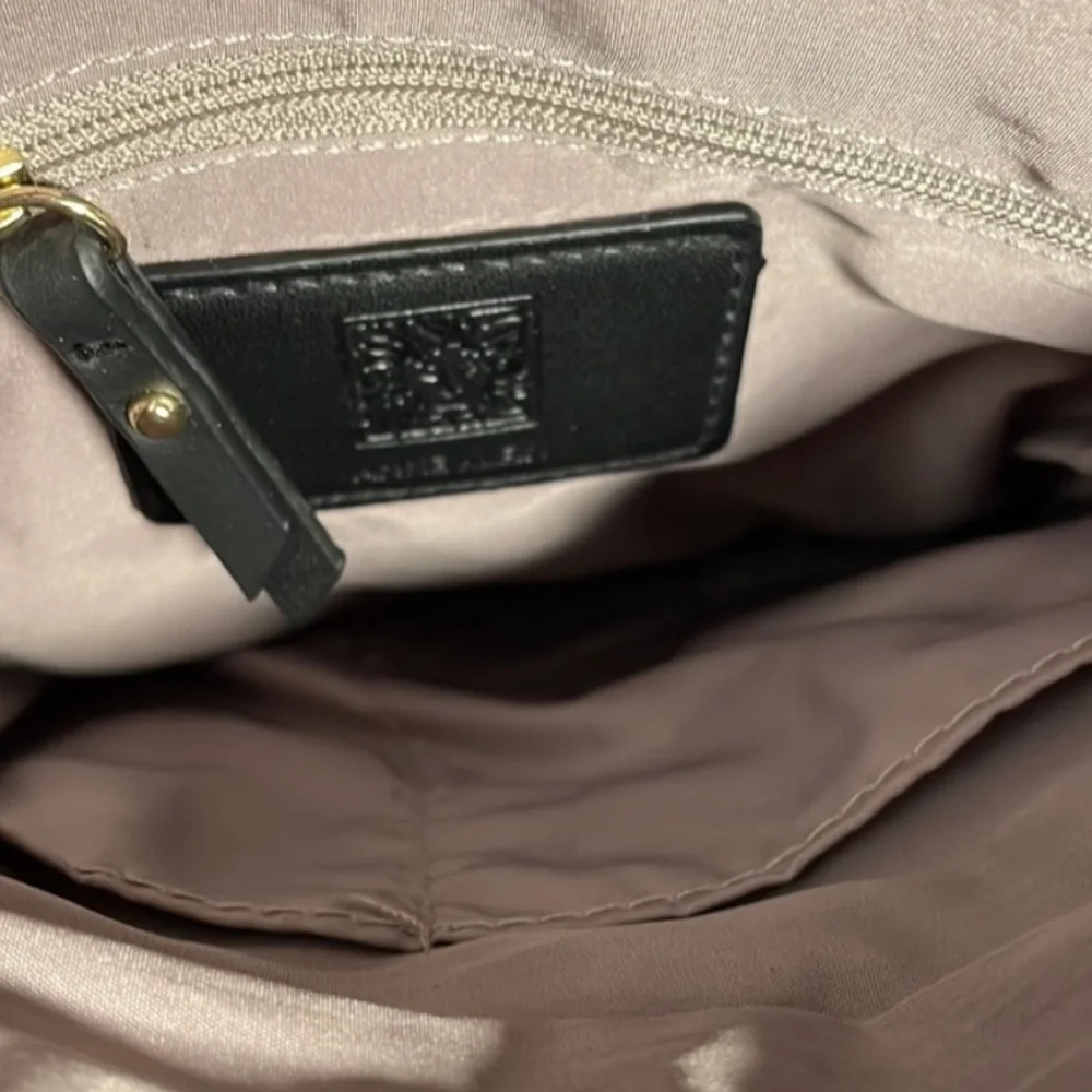 Ann Klein adjustable crossbody bag - Picture 4 of 5